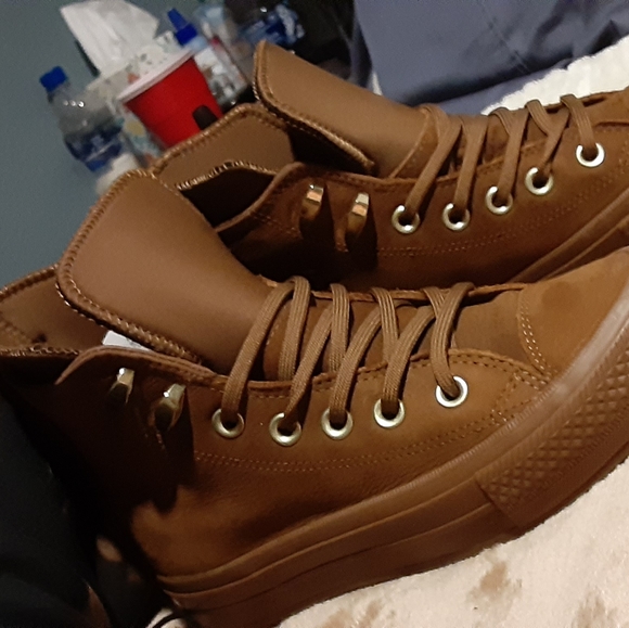 Converse - Picture 2 of 8